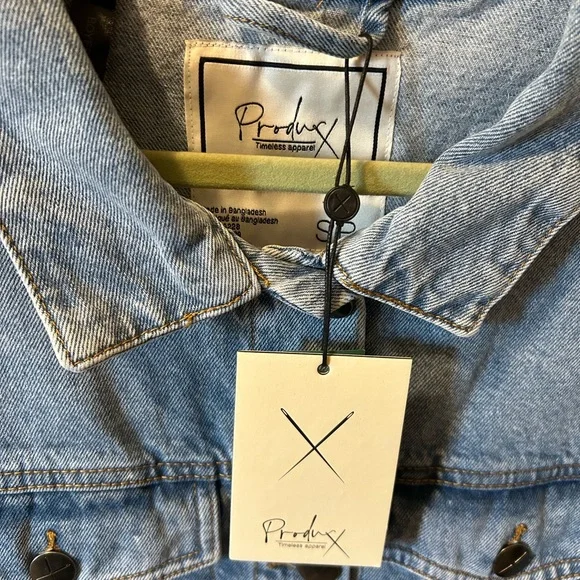Produx Boyfriend Trucker Light Wash Denim Jacket with Button Closure Size Small - Picture 2 of 5